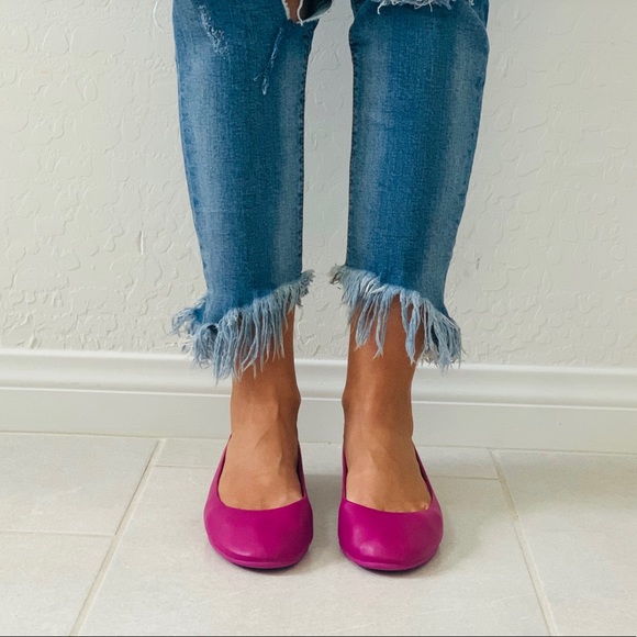 NIB Magenta Butter Soft Leather Ballet Flats - Picture 3 of 7